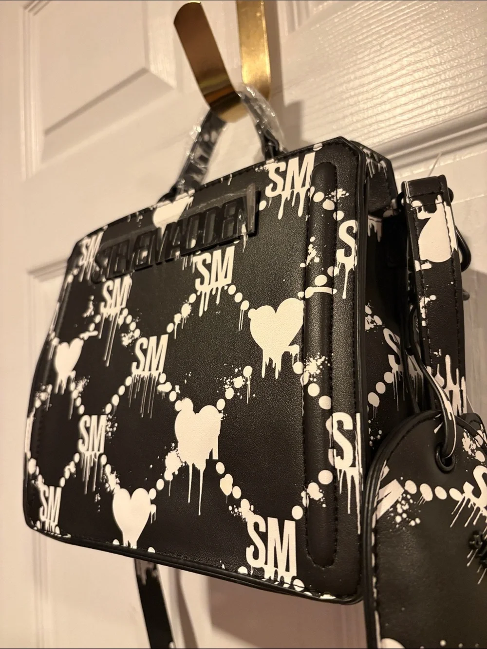BNWT STEVE MADDEN Bevelyn Satchel Halloween Bleeding Hearts Black & White Bag